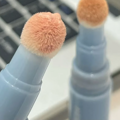 Achieve Flawless Skin with the Kakashhow™ Sponge Head Concealer Pen
