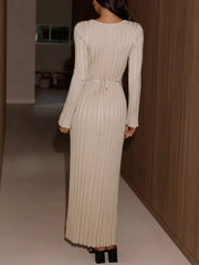Ribbed Knit V-Neck Long Sleeve Maxi Dress