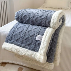 Ultra-Soft Sherpa Fleece Blanket for Year-Round Comfort – Versatile and Stylish