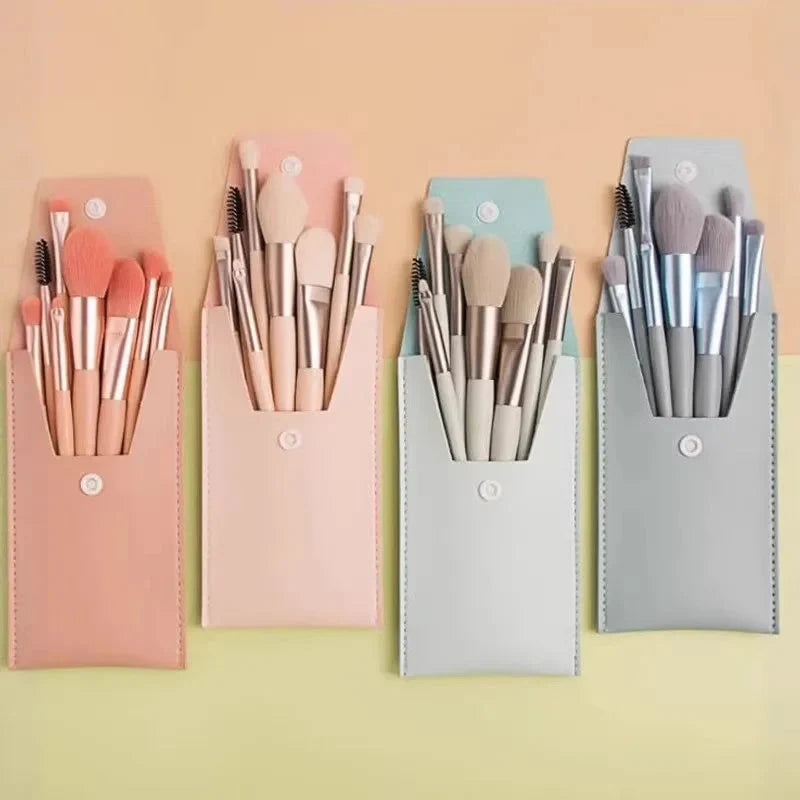 Mini macaron-style makeup brush set