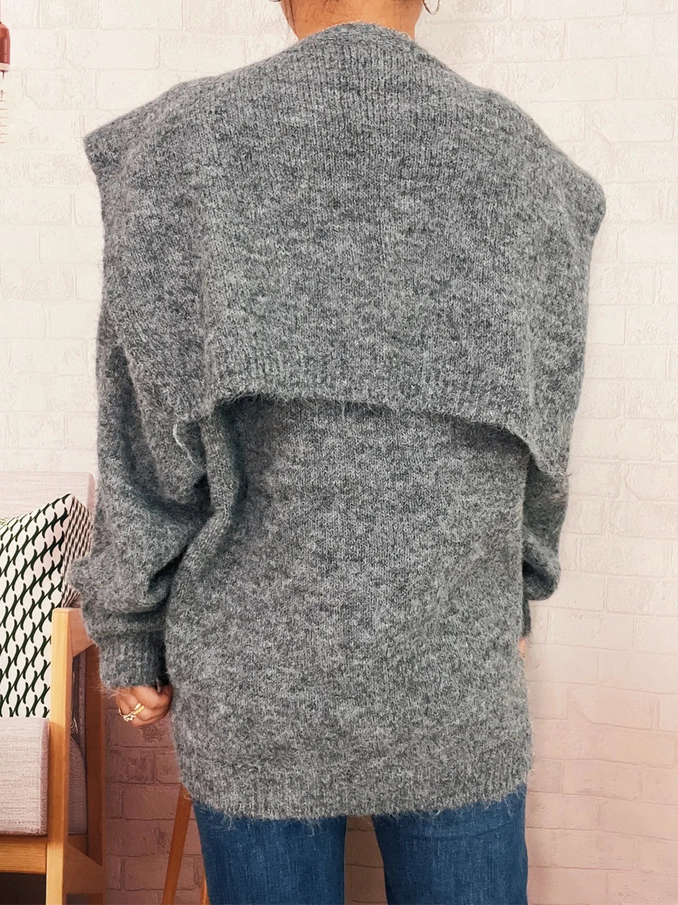 Ribbed Hem V-Neck Sweater with Shawl 