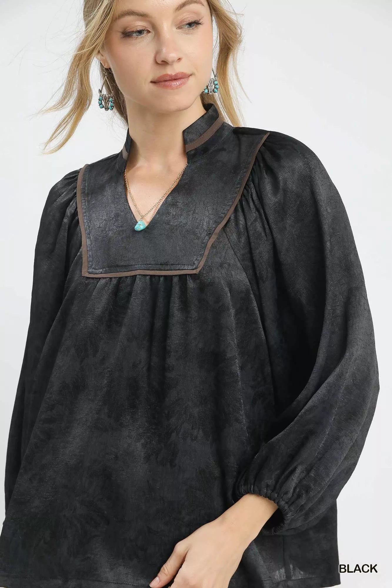 Umgee Crinkle Brocade Long Sleeve Blouse 