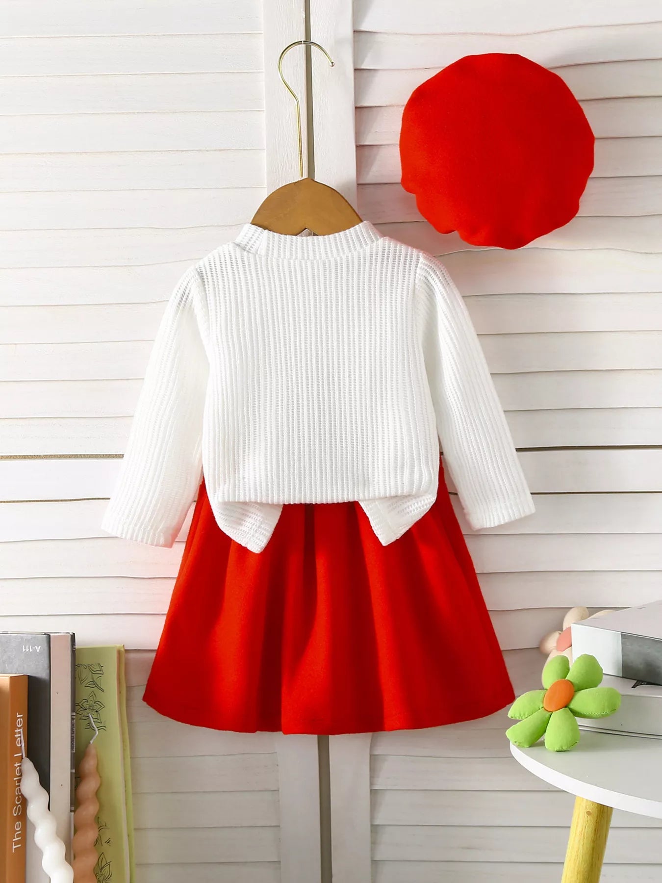 Children's Floral Applique Ribbed Knit Top & Pleated Skirt Set with Hat 