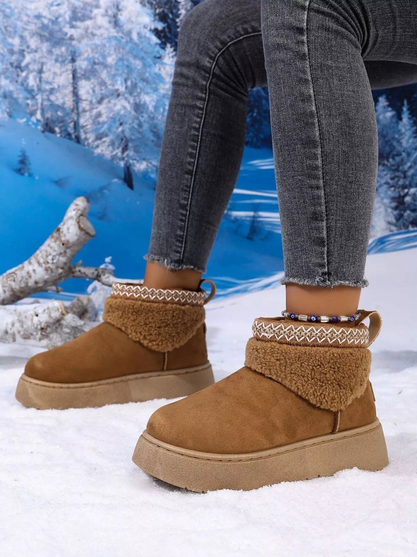 Round Toe Platform Boots 