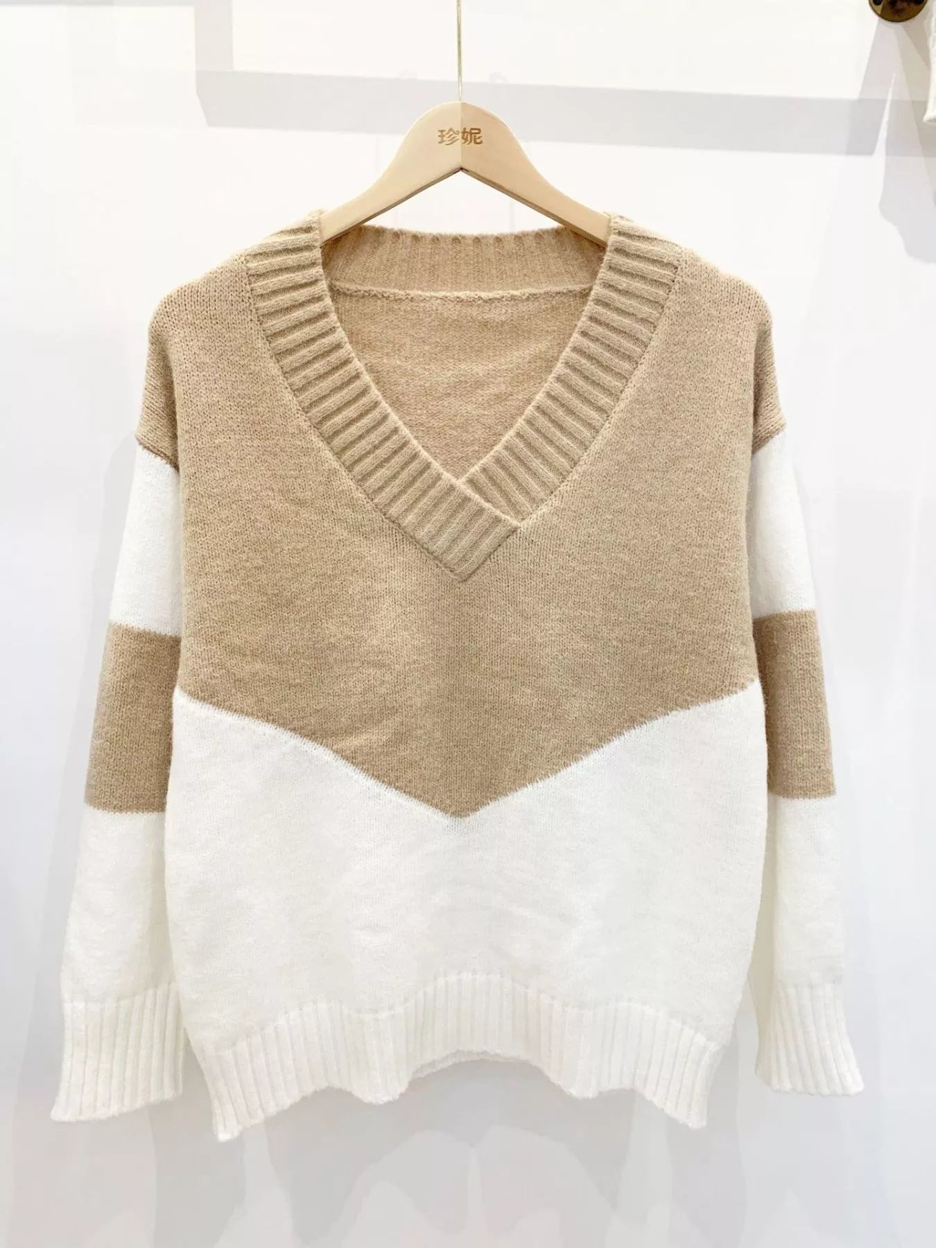 Color Block V-Neck Knit Sweater 