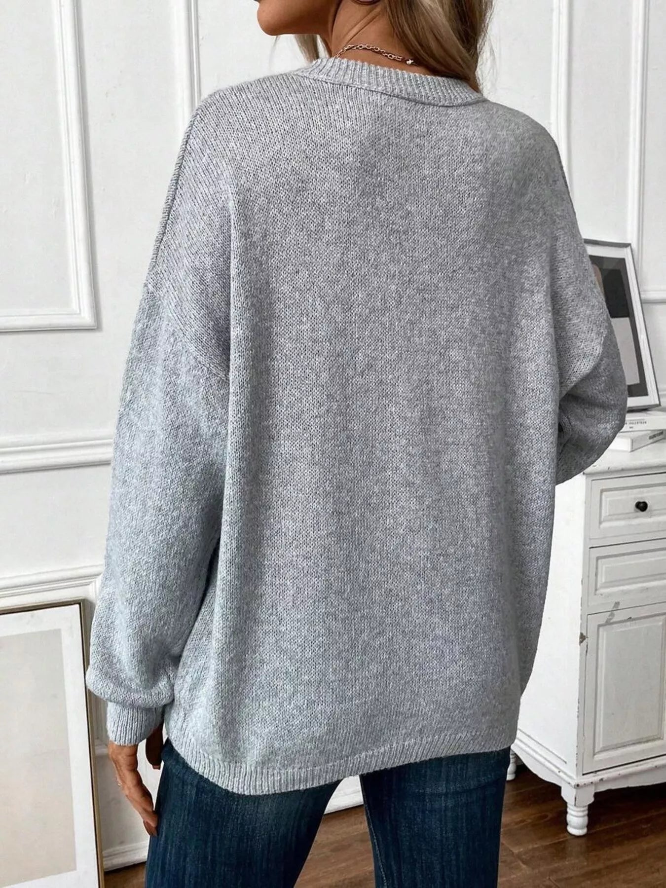 Loose-Fit Dropped Shoulder Sweater 