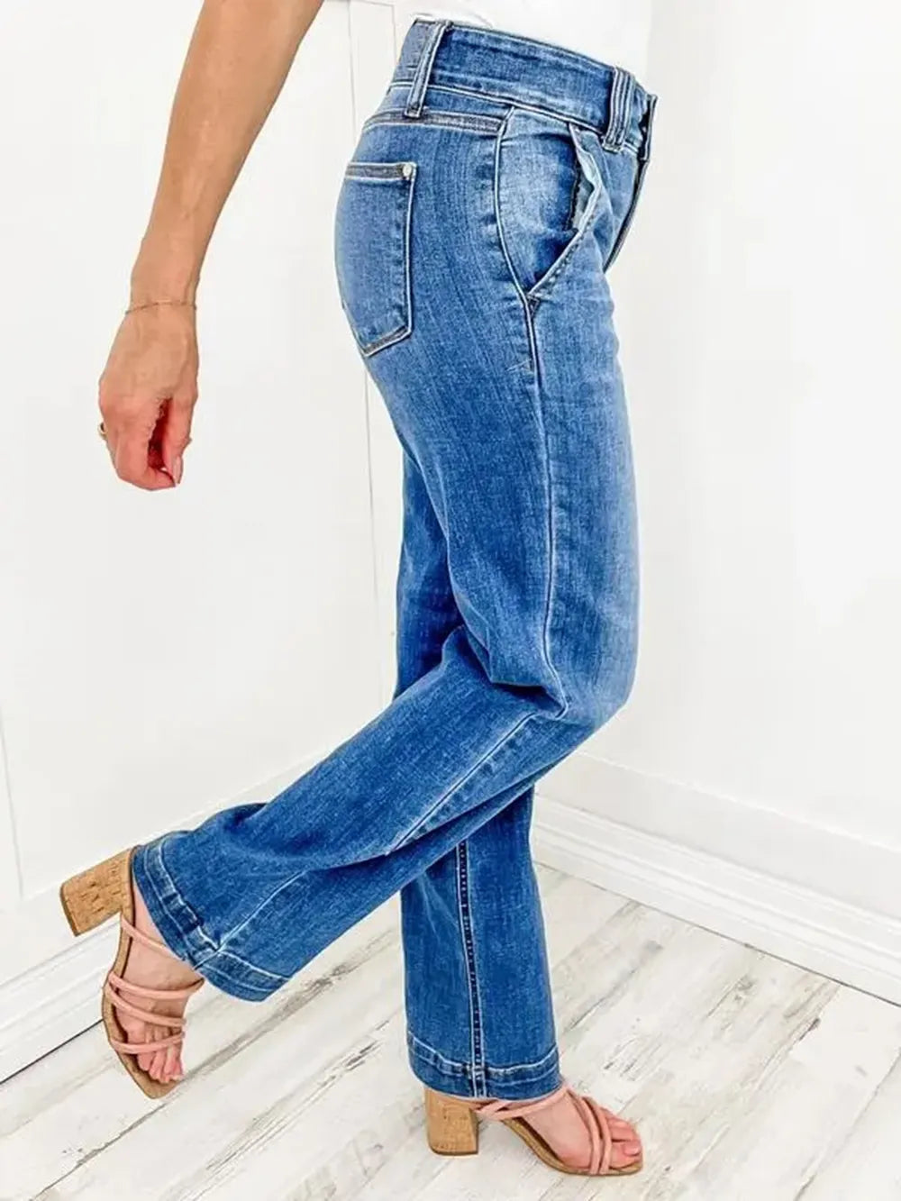 Washed Straight Leg Jeans 