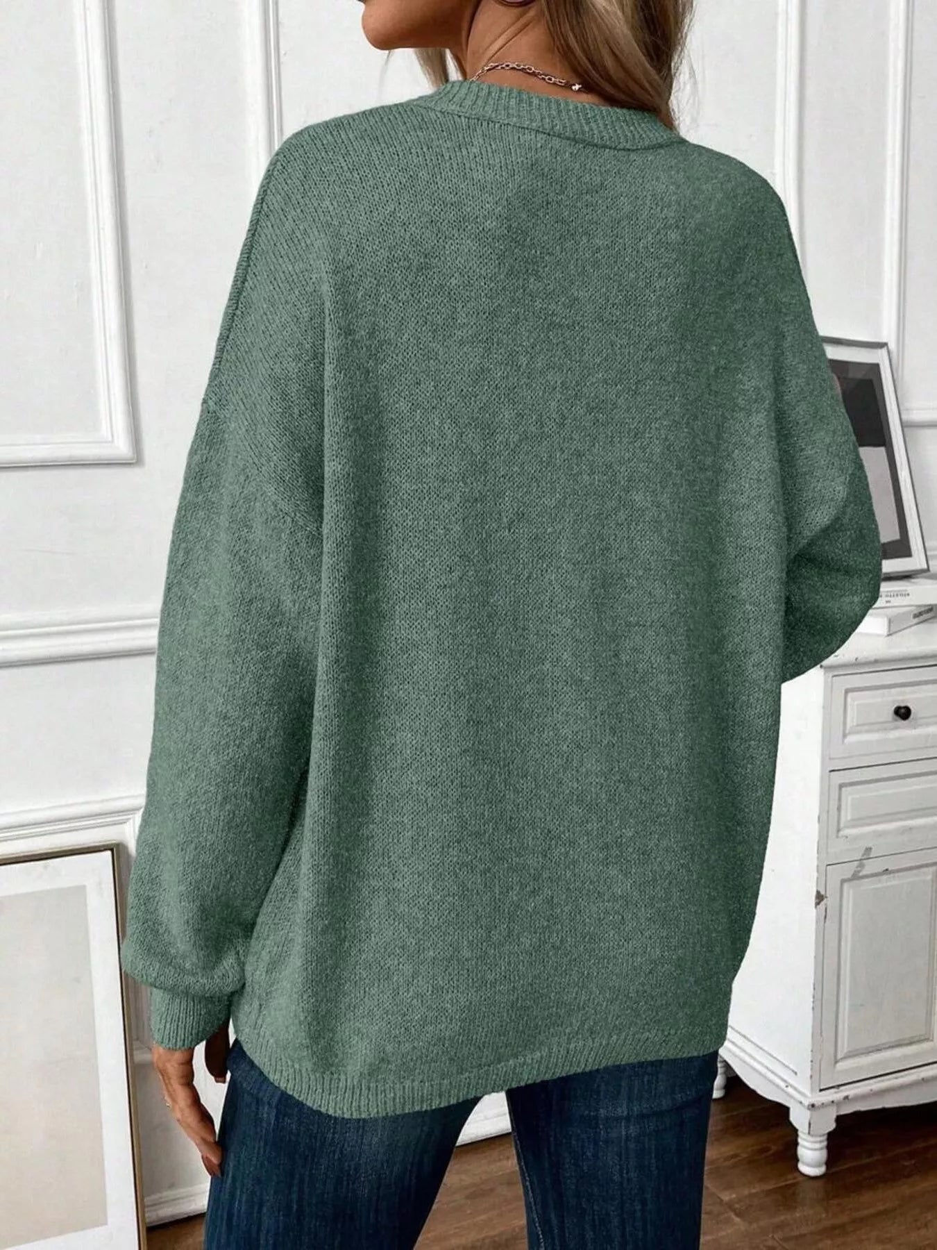 Loose-Fit Dropped Shoulder Sweater 
