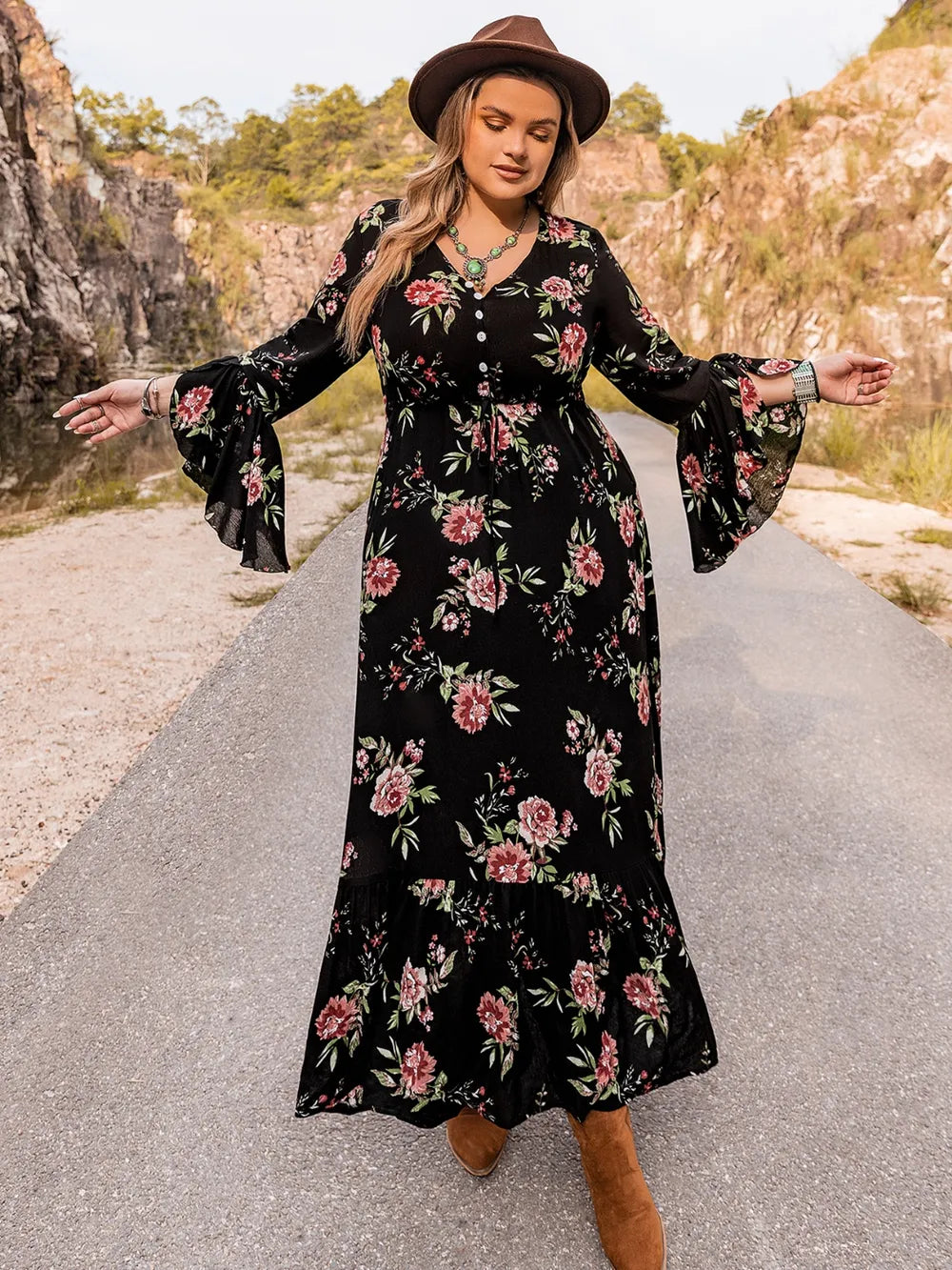 Plus Size Floral Flare Sleeve Dress 