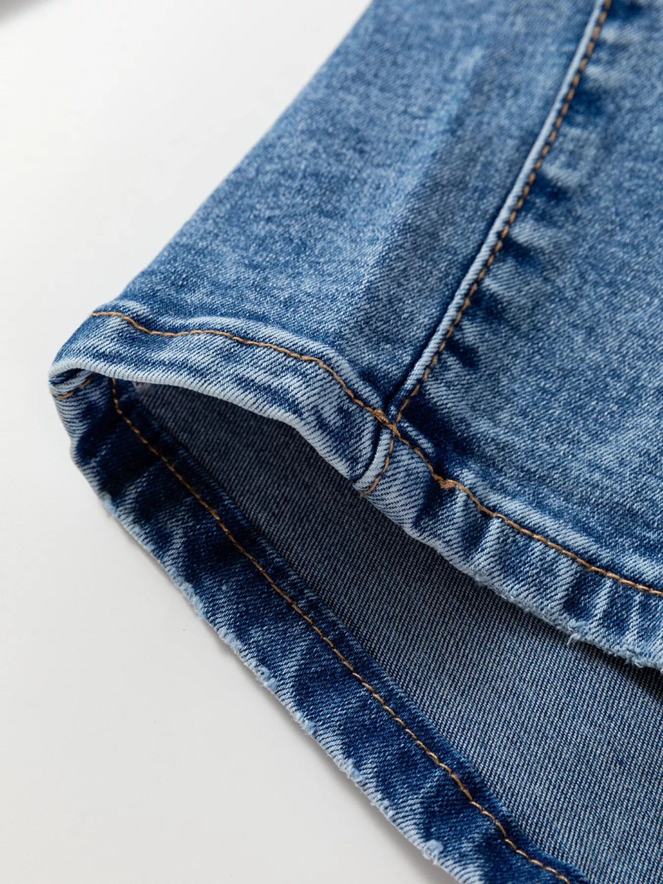 Seam Detail Loose Fit Cropped Jeans 