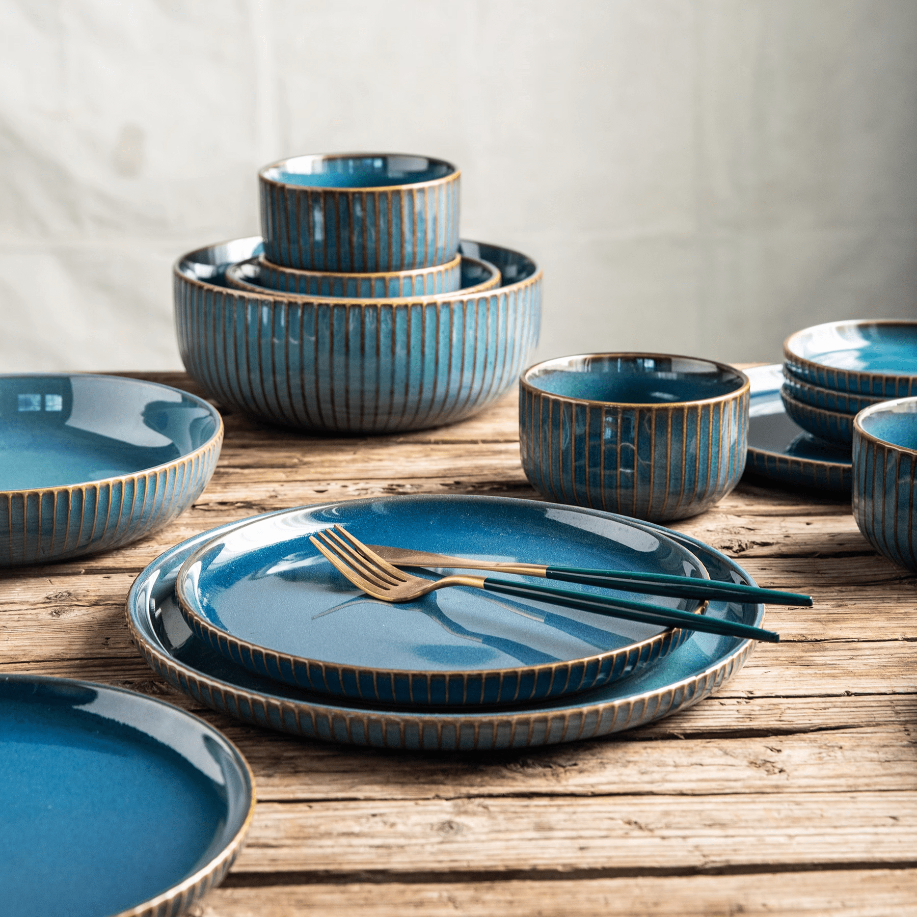 12-Piece Ceramic Dinnerware Set with Unique Hand-Stained Finish – Elegant and Durable 