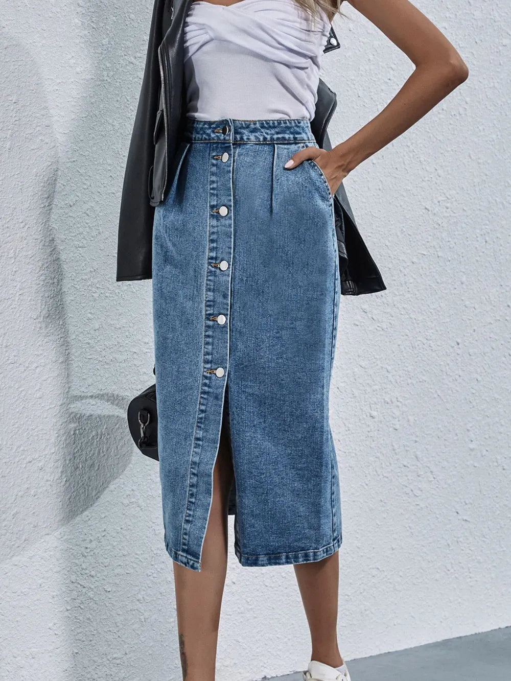 Buttoned Denim Skirt with Pockets 
