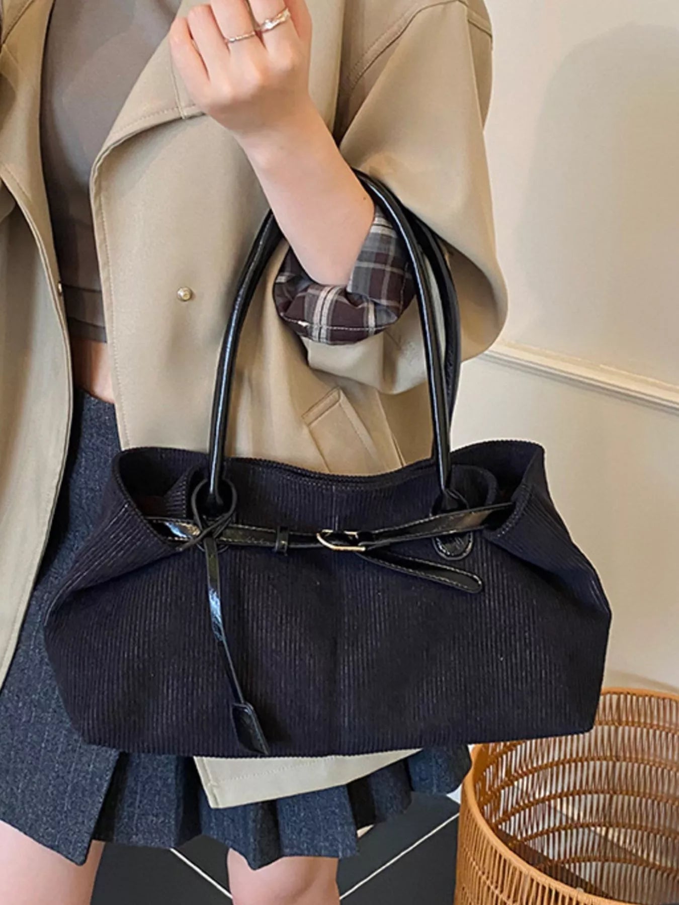 Buckle Decor Shoulder Bag 
