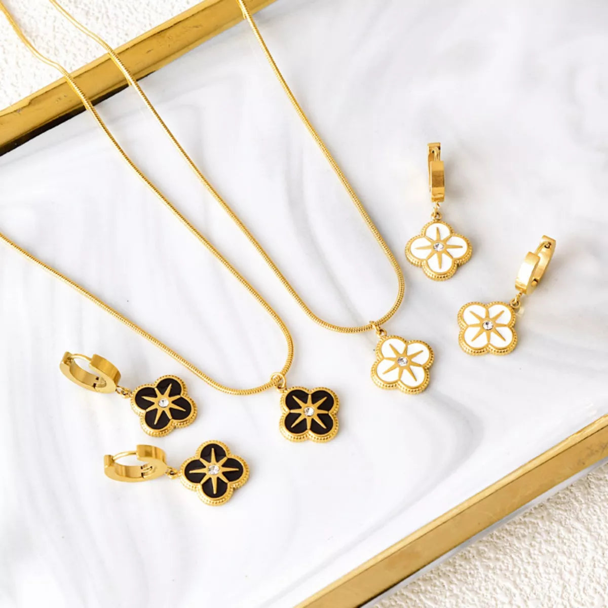 Four-Leaf Clover Pendant Necklace and Earrings Jewelry Set 