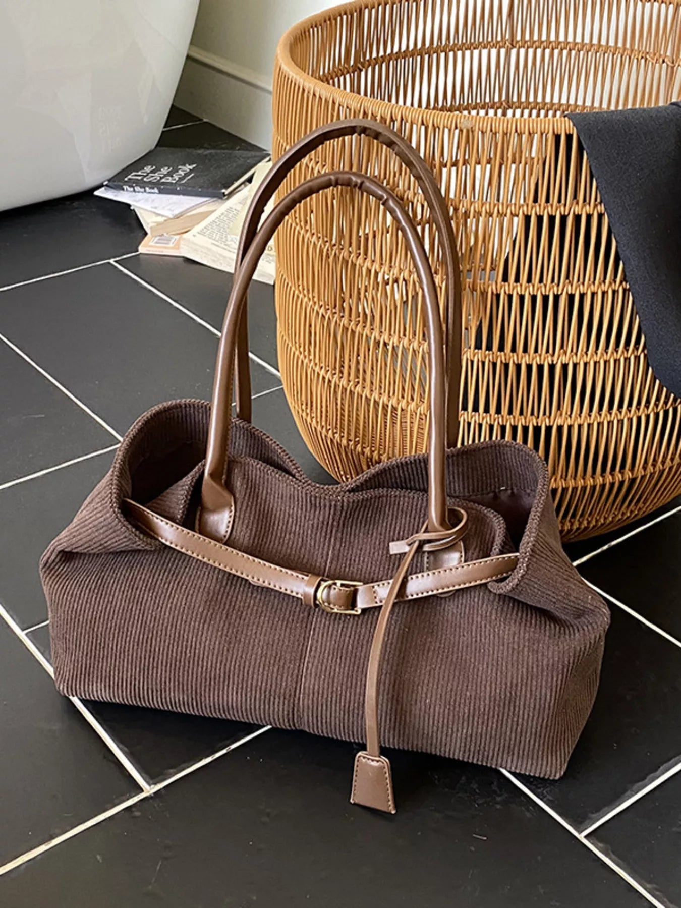Buckle Decor Shoulder Bag 