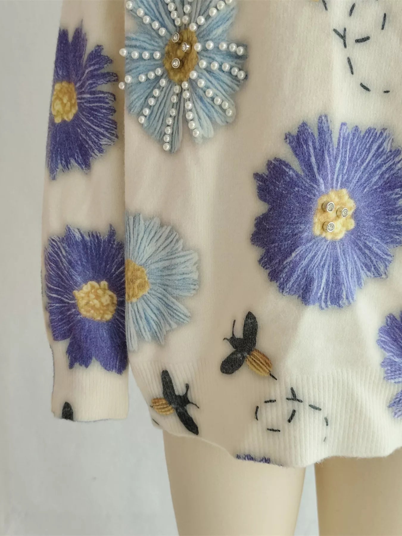 Pearl Detail Flower Round Neck Sweater 