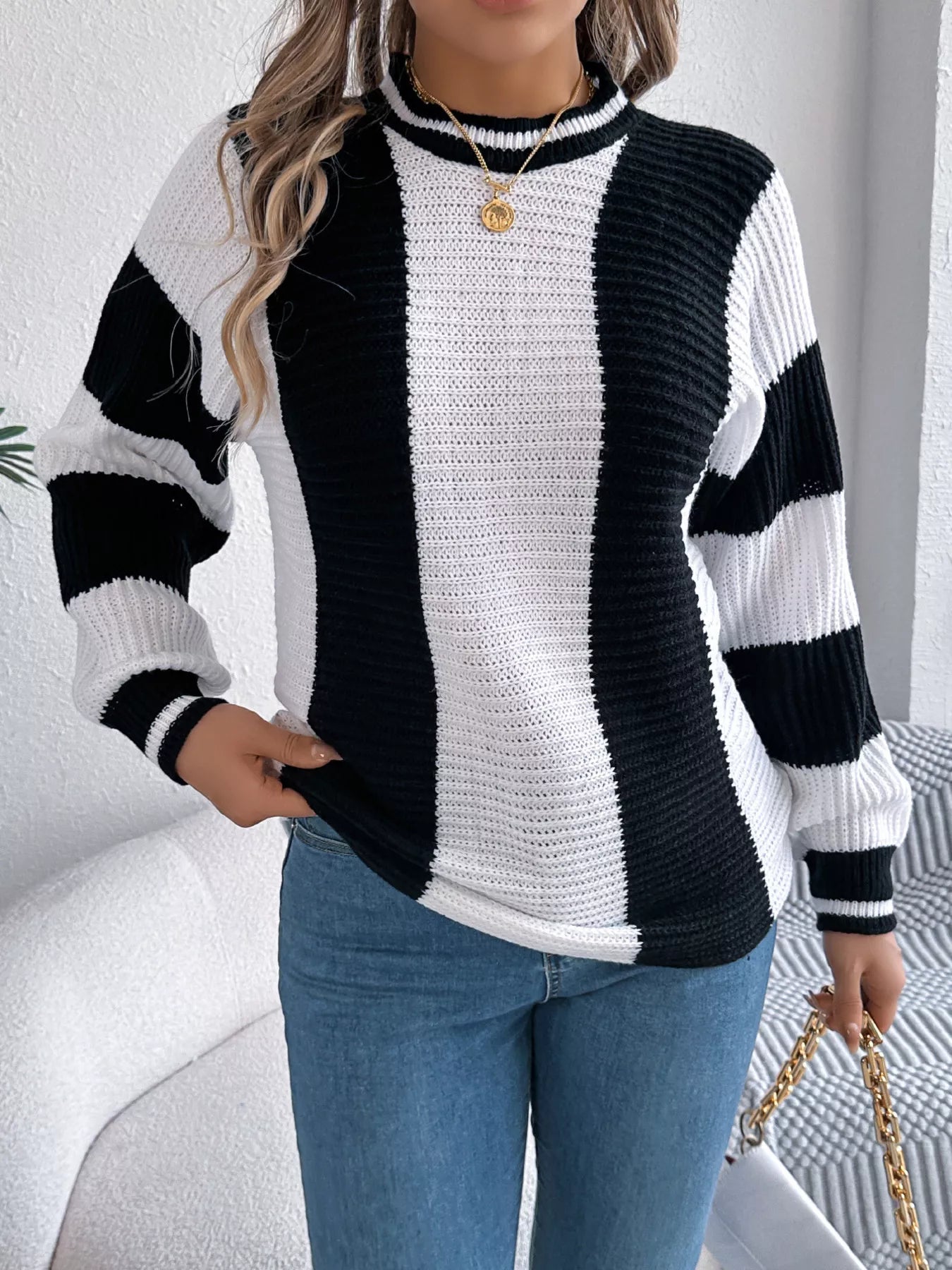 Color Block Round Neck Sweater 