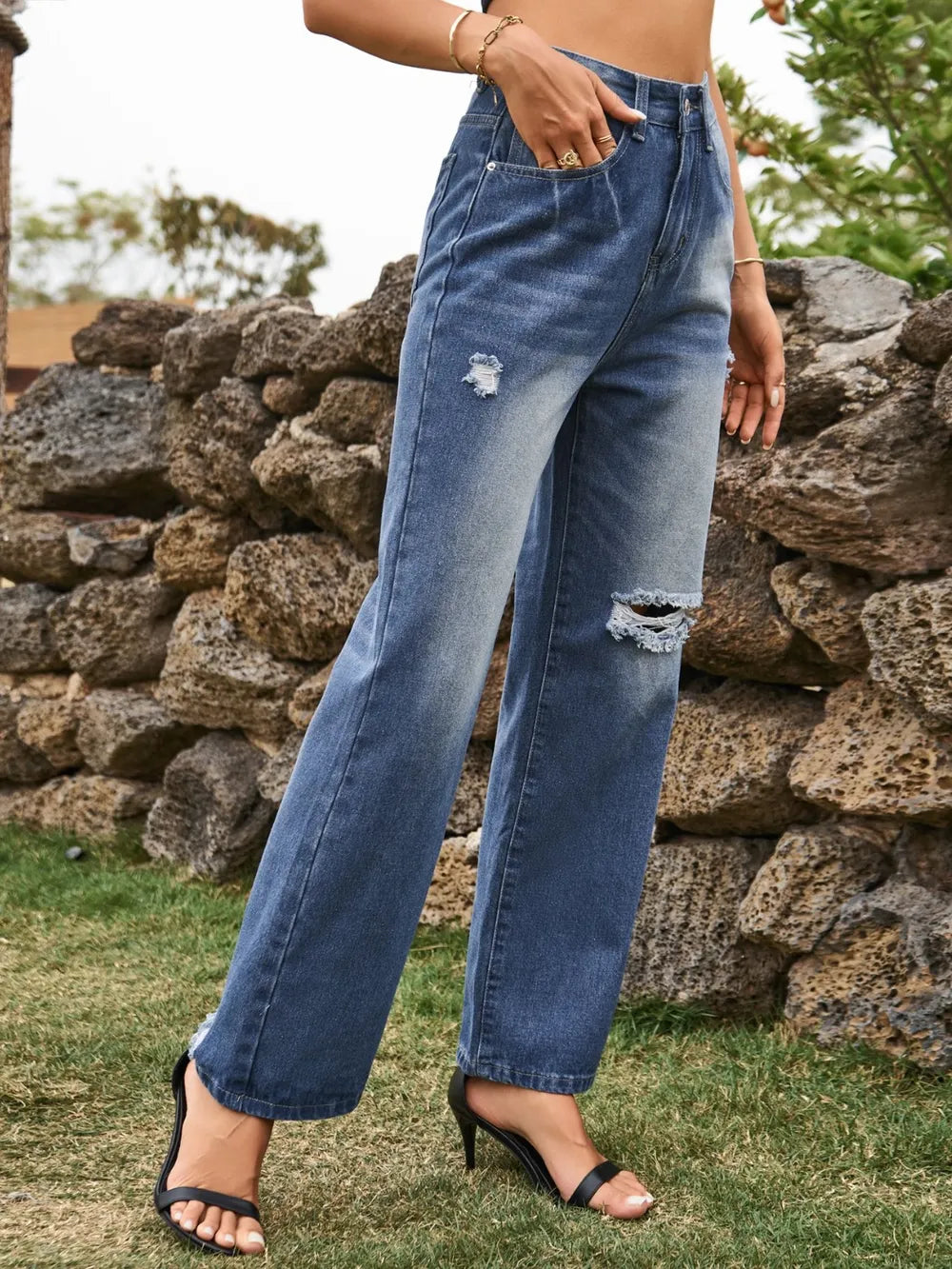 Distressed Jeans with Pockets 
