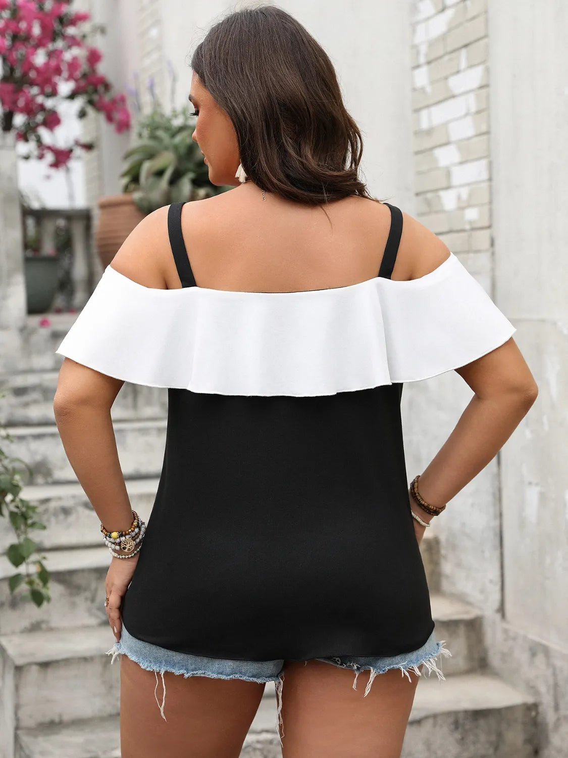 Plus Size Ruffled Contrast Short Sleeve Blouse 