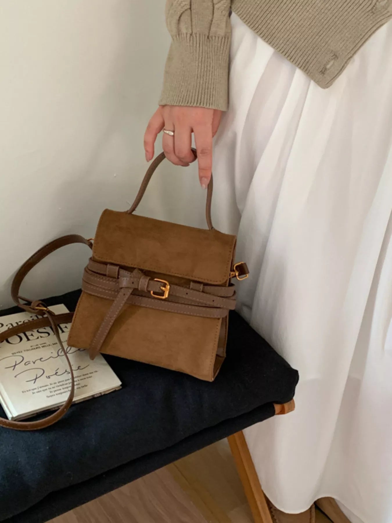Suede Buckle Decor Crossbody Bag 