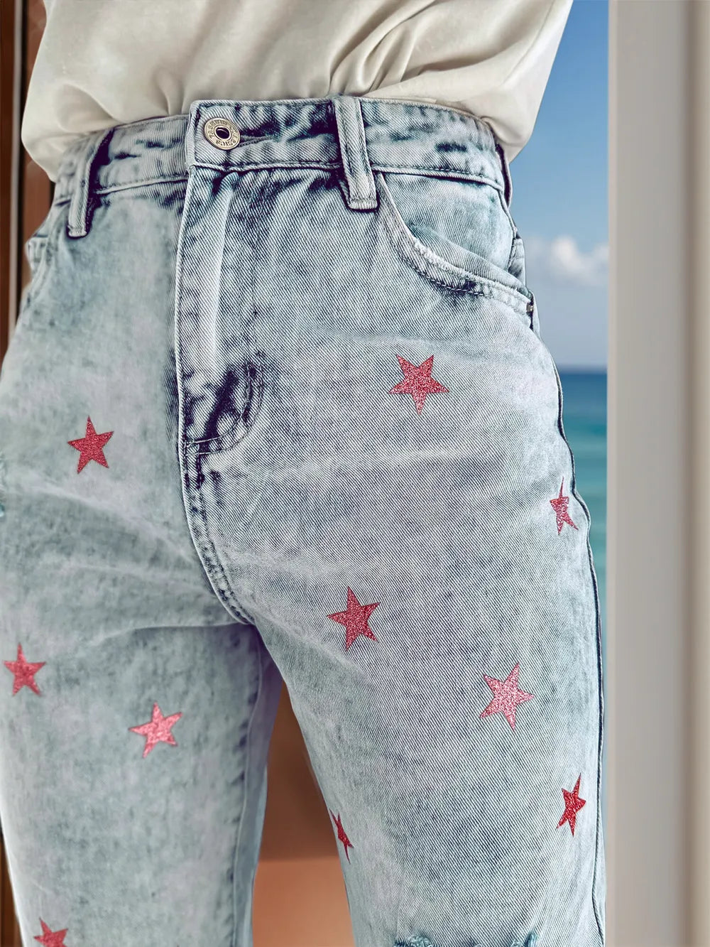 Distressed Star Jeans with Pockets 