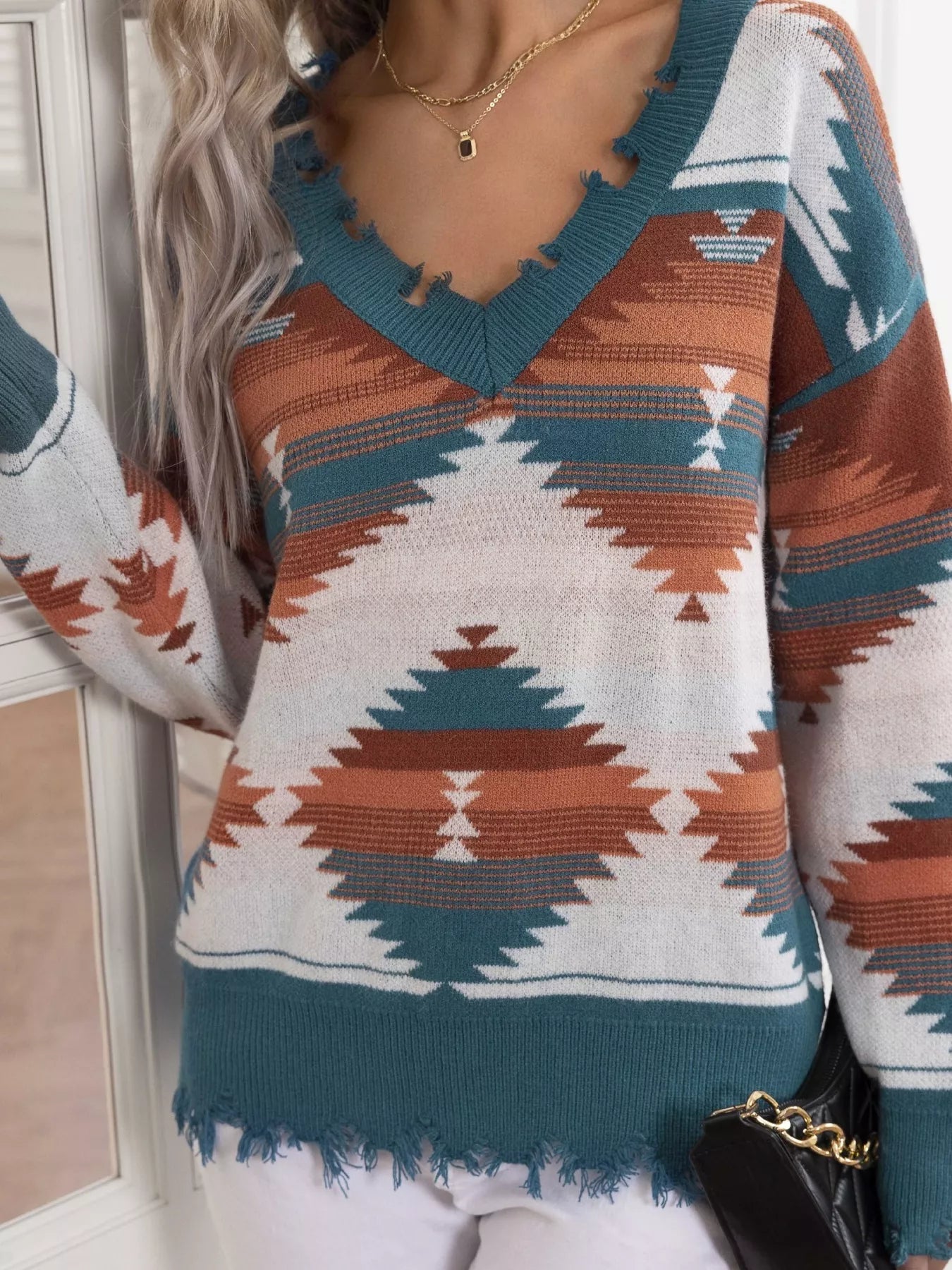 Geometric Frayed Hem V-Neck Long Sleeve Sweater 