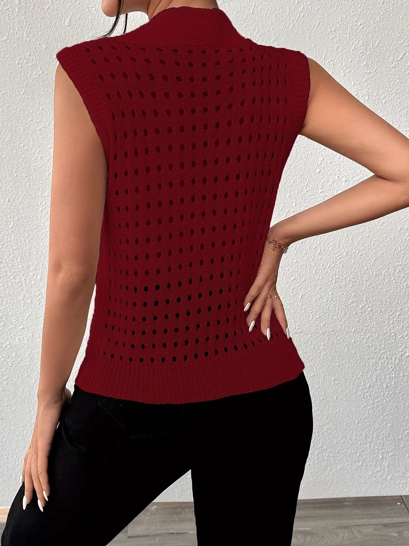 Hollow Out Round Neck Knit Tank 