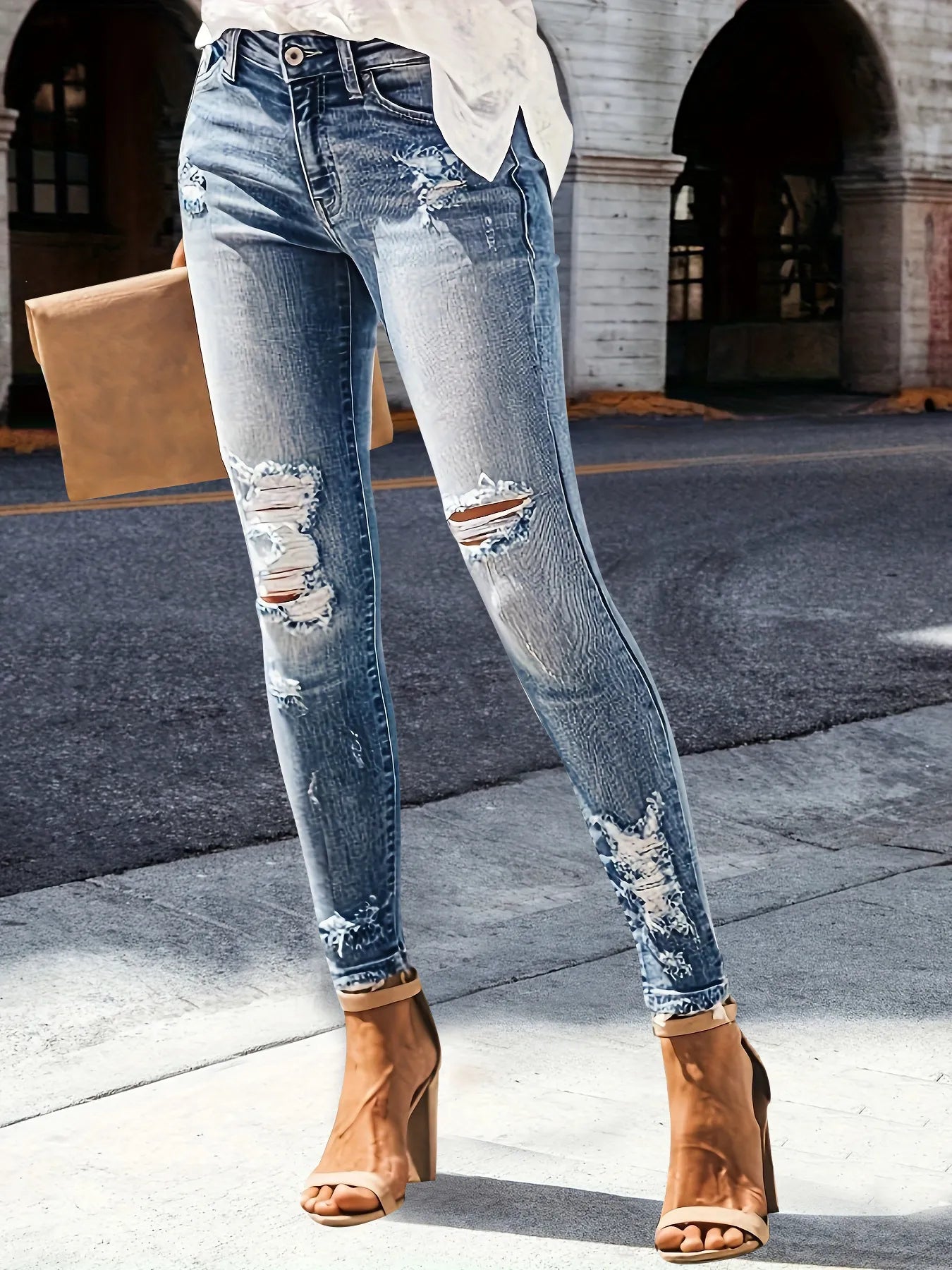 Distressed Skinny Jeans 