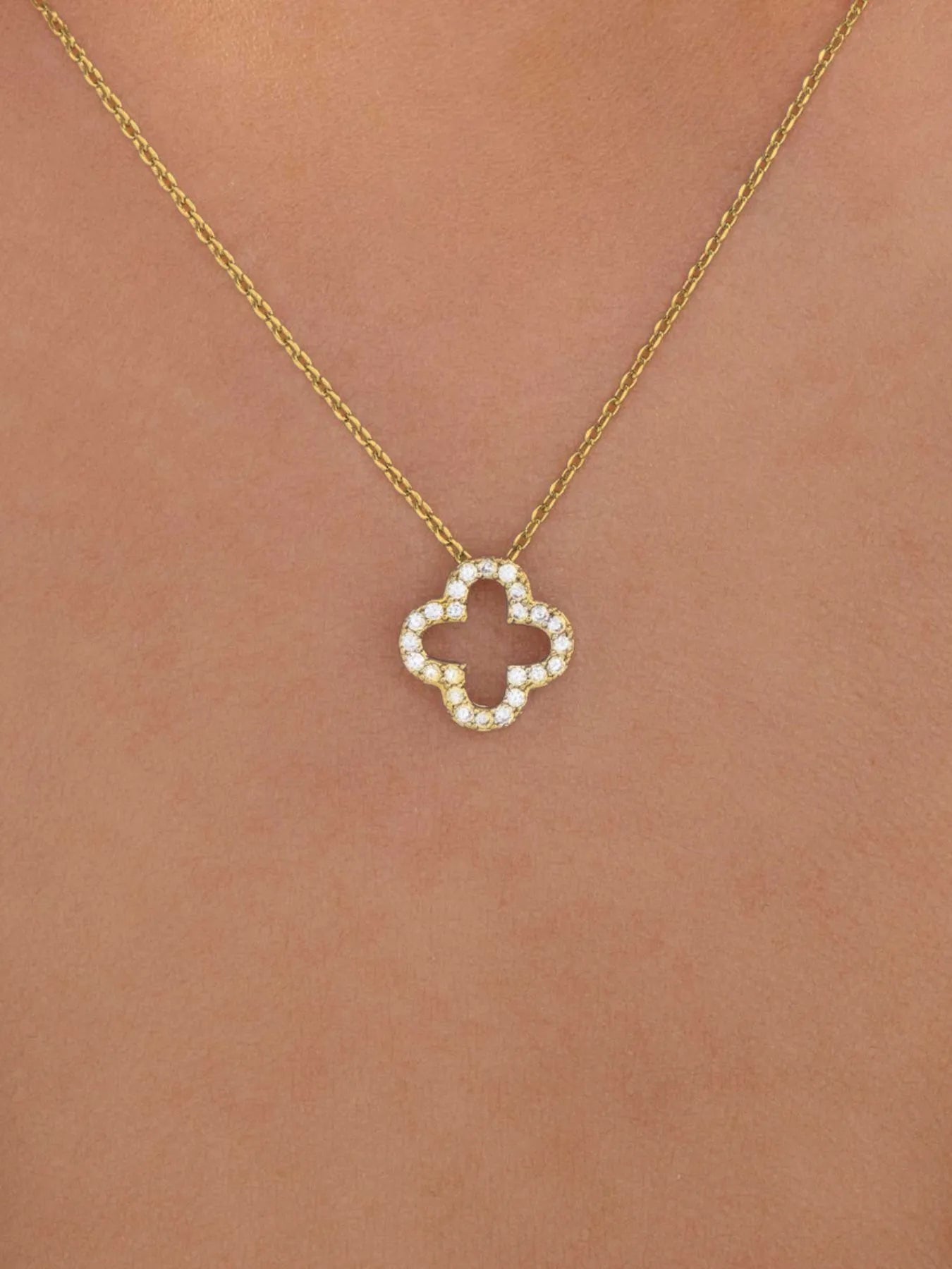 Inlaid Zircon Clover Pendant Necklace 