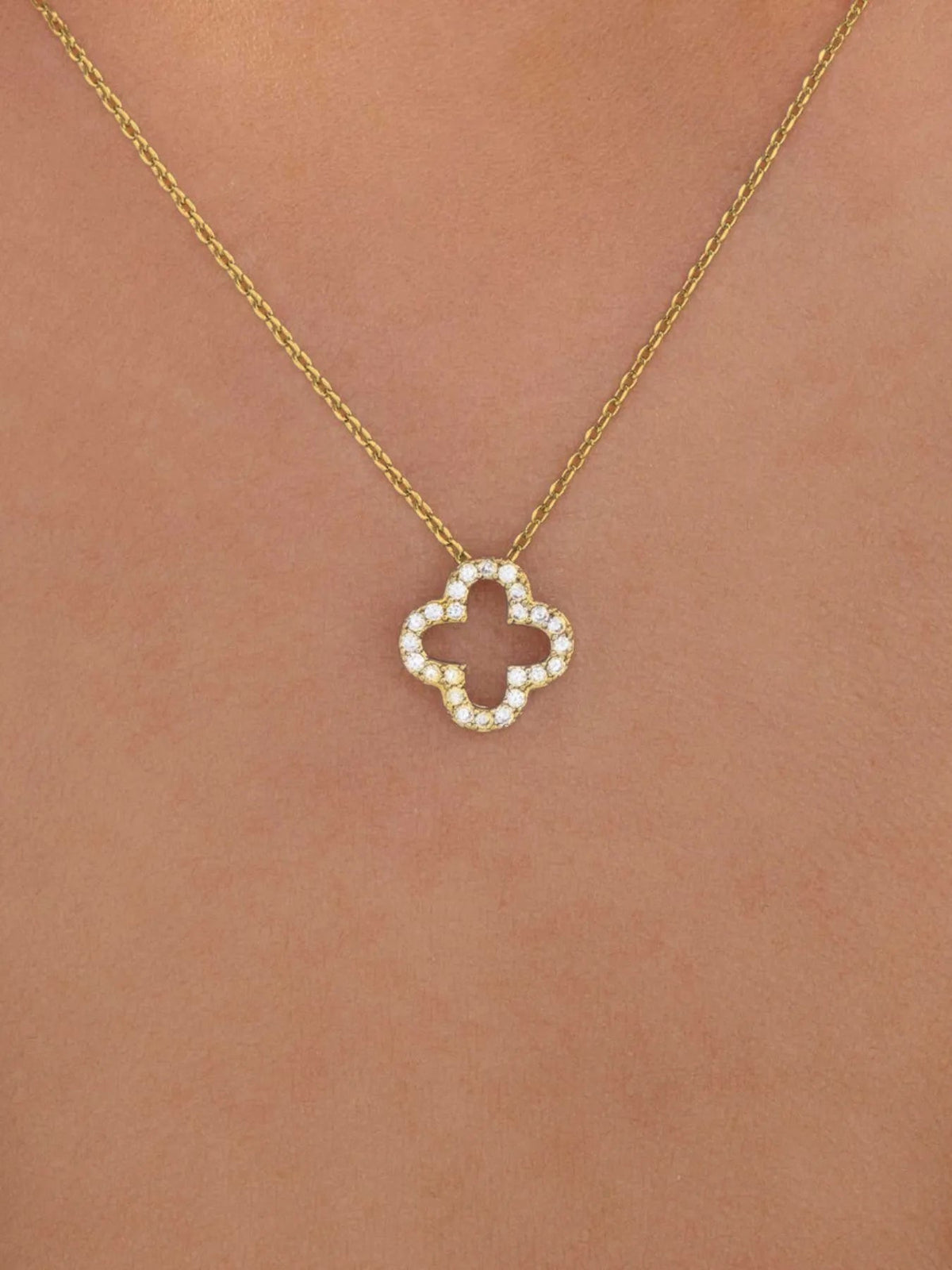 Inlaid Zircon Clover Pendant Necklace 