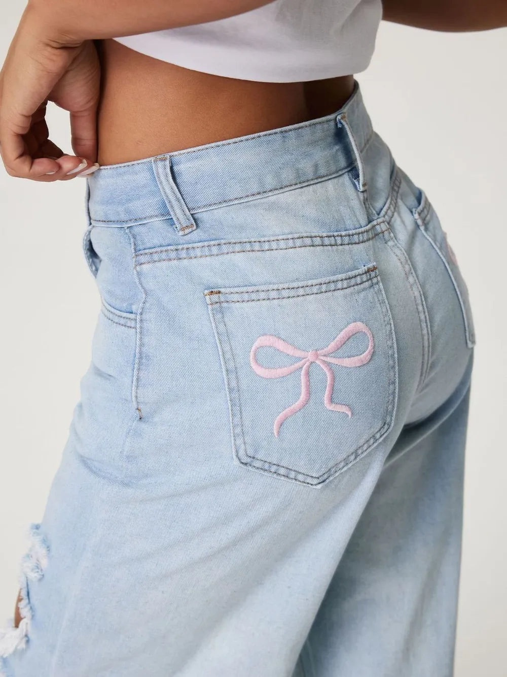 Distressed Wide Leg Jeans with Pockets 