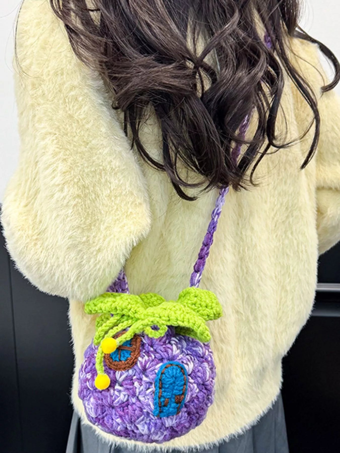 Pineapple Shaped Knitted Crossbody Bag 