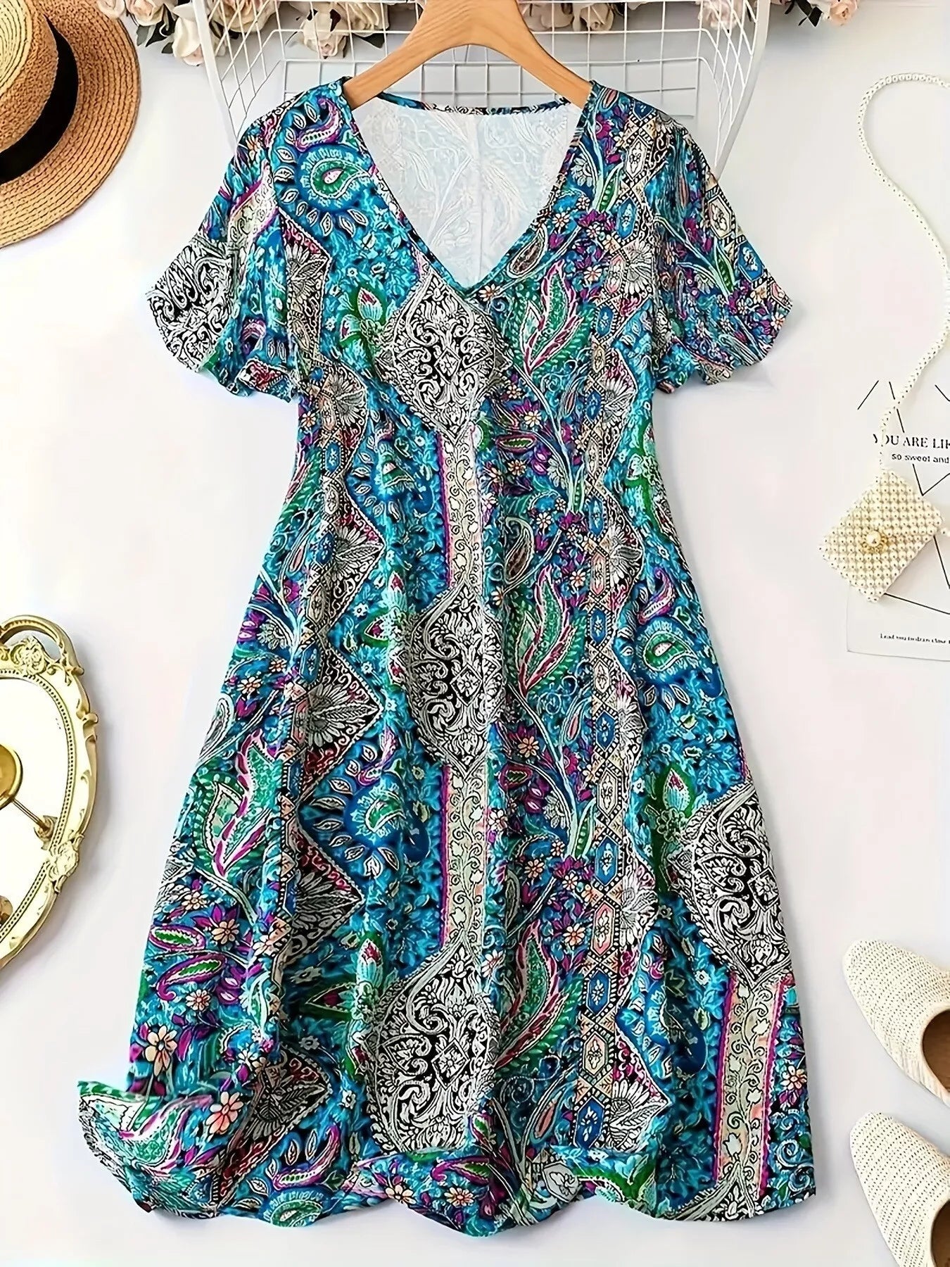 Plus Size Paisley Print V-Neck Short Sleeve Dress 