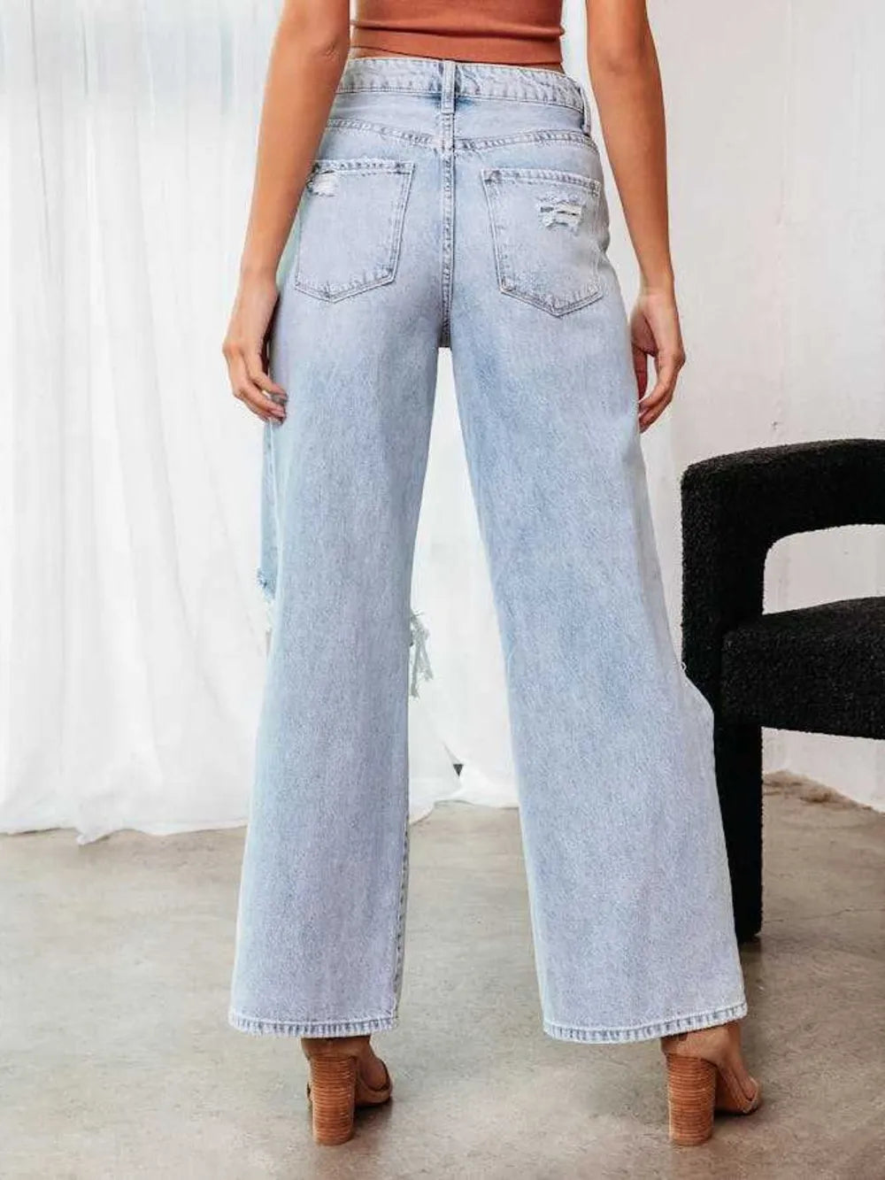 Distressed Wide Leg Jeans with Pockets 