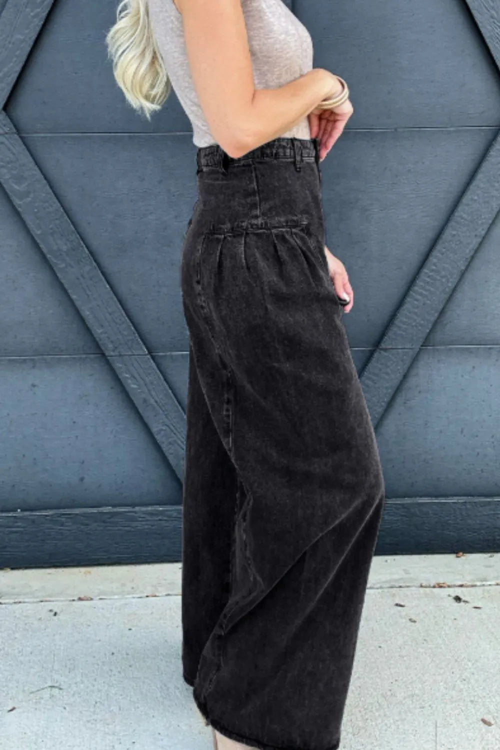 High Rise Wide Leg Jeans with Pockets 