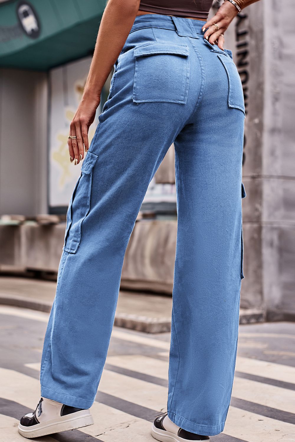 Buttoned High Waist Loose Fit Jeans 