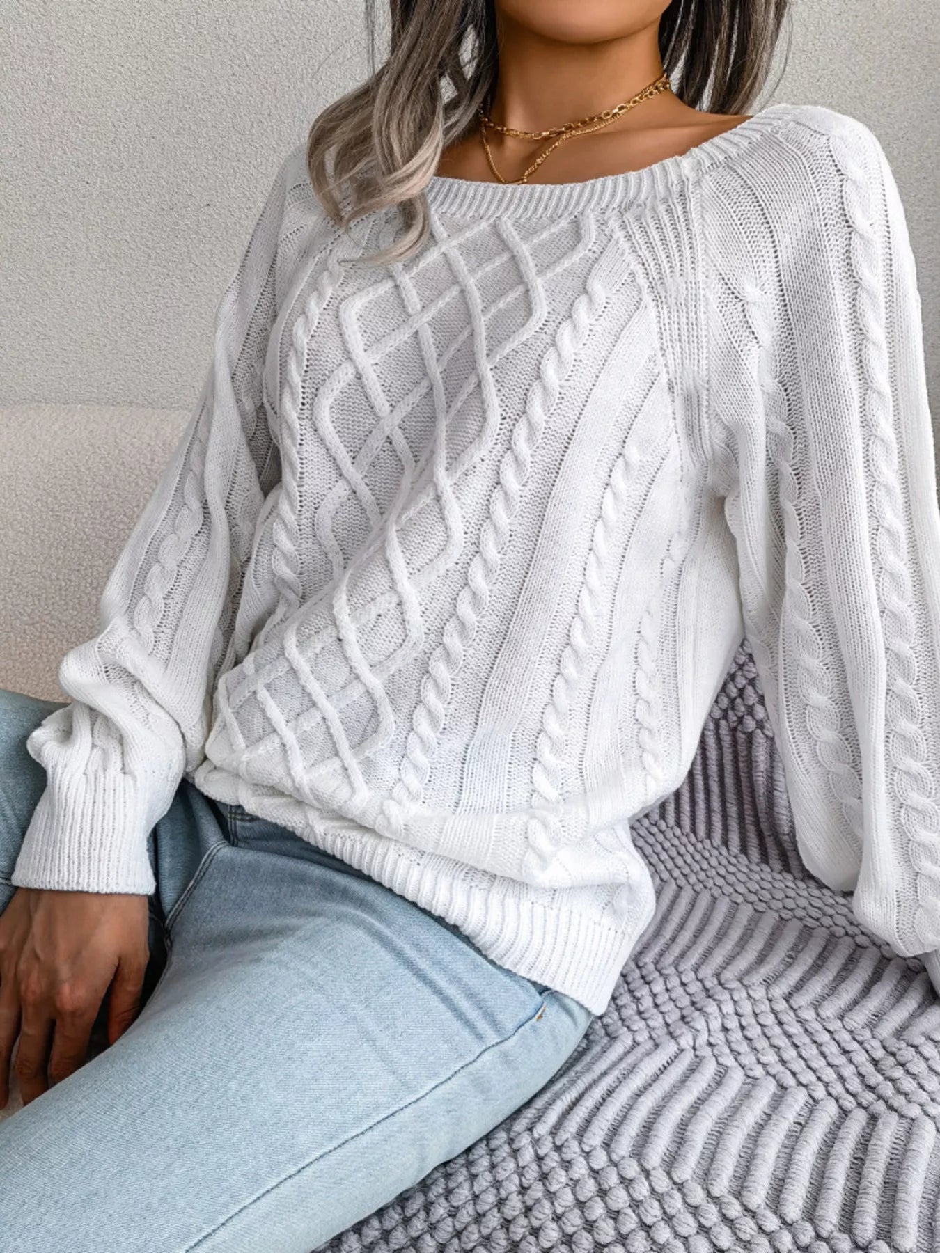 Cable Knit Round Neck Sweater 