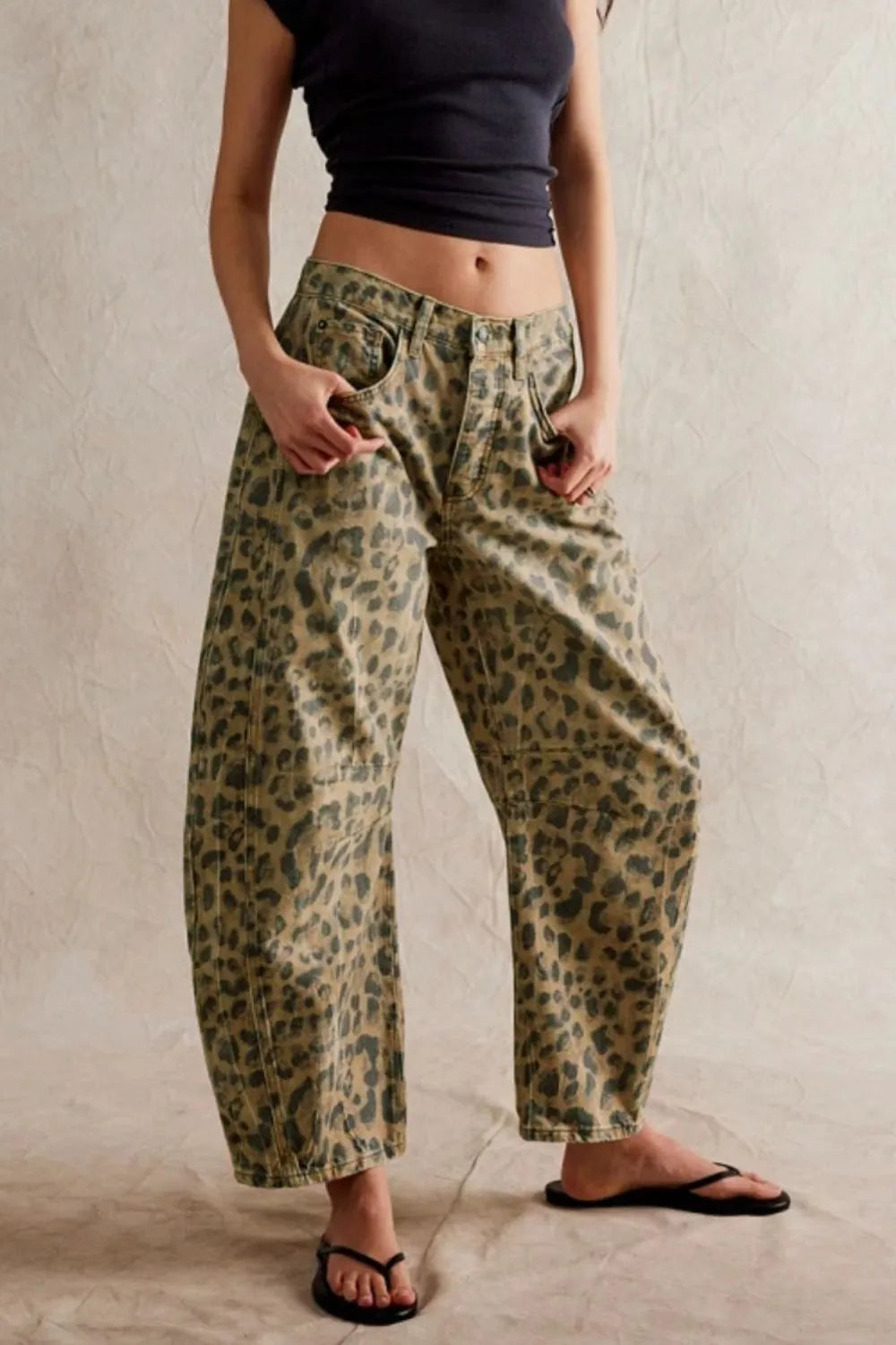 Wide Leg Jeans with Pockets 