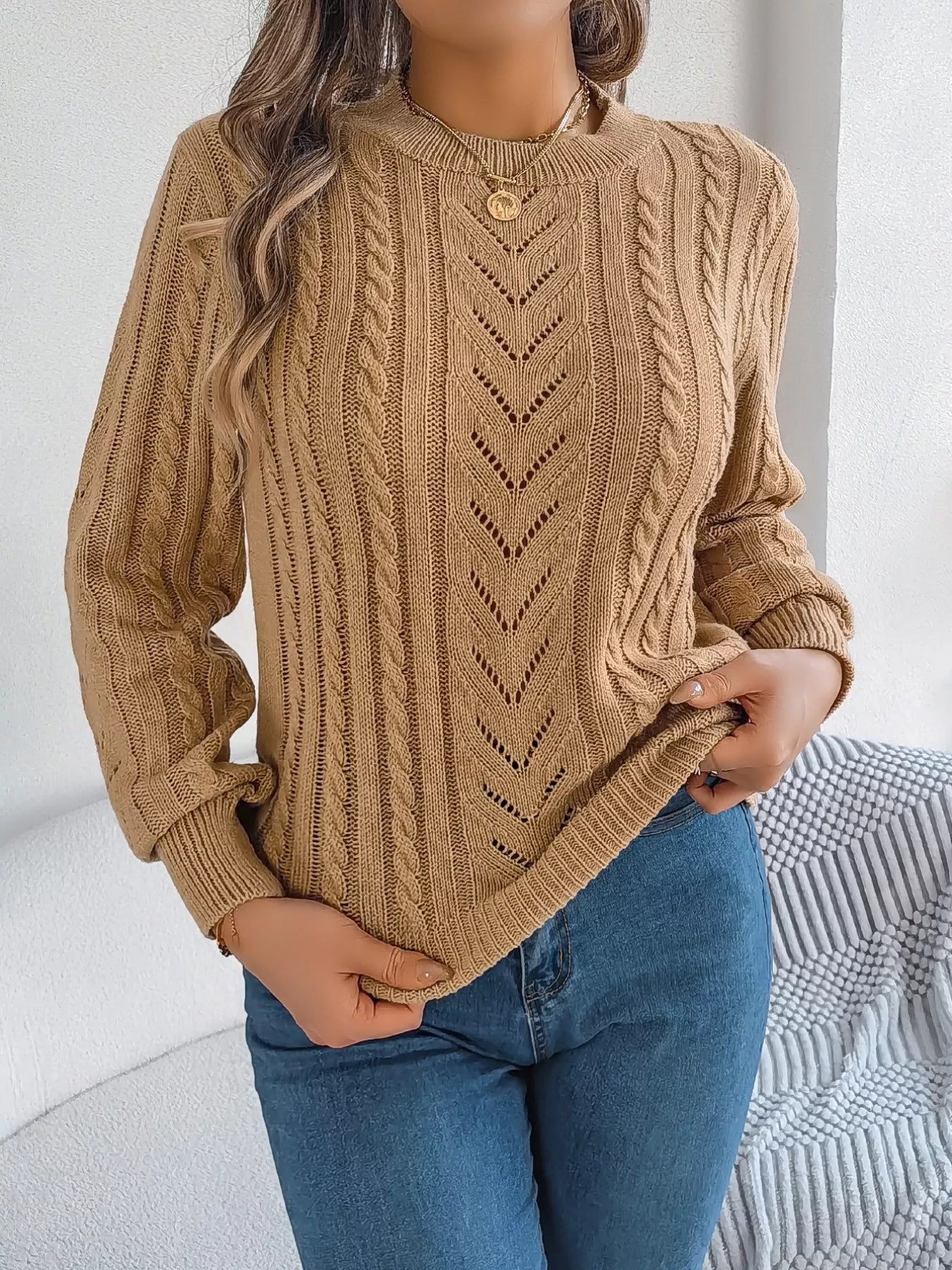 Cable-Knit Round Neck Sweater 