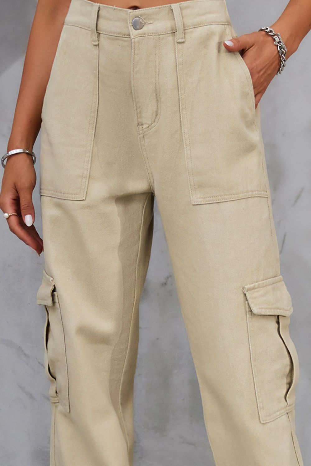 Buttoned High Waist Jeans with Pockets 
