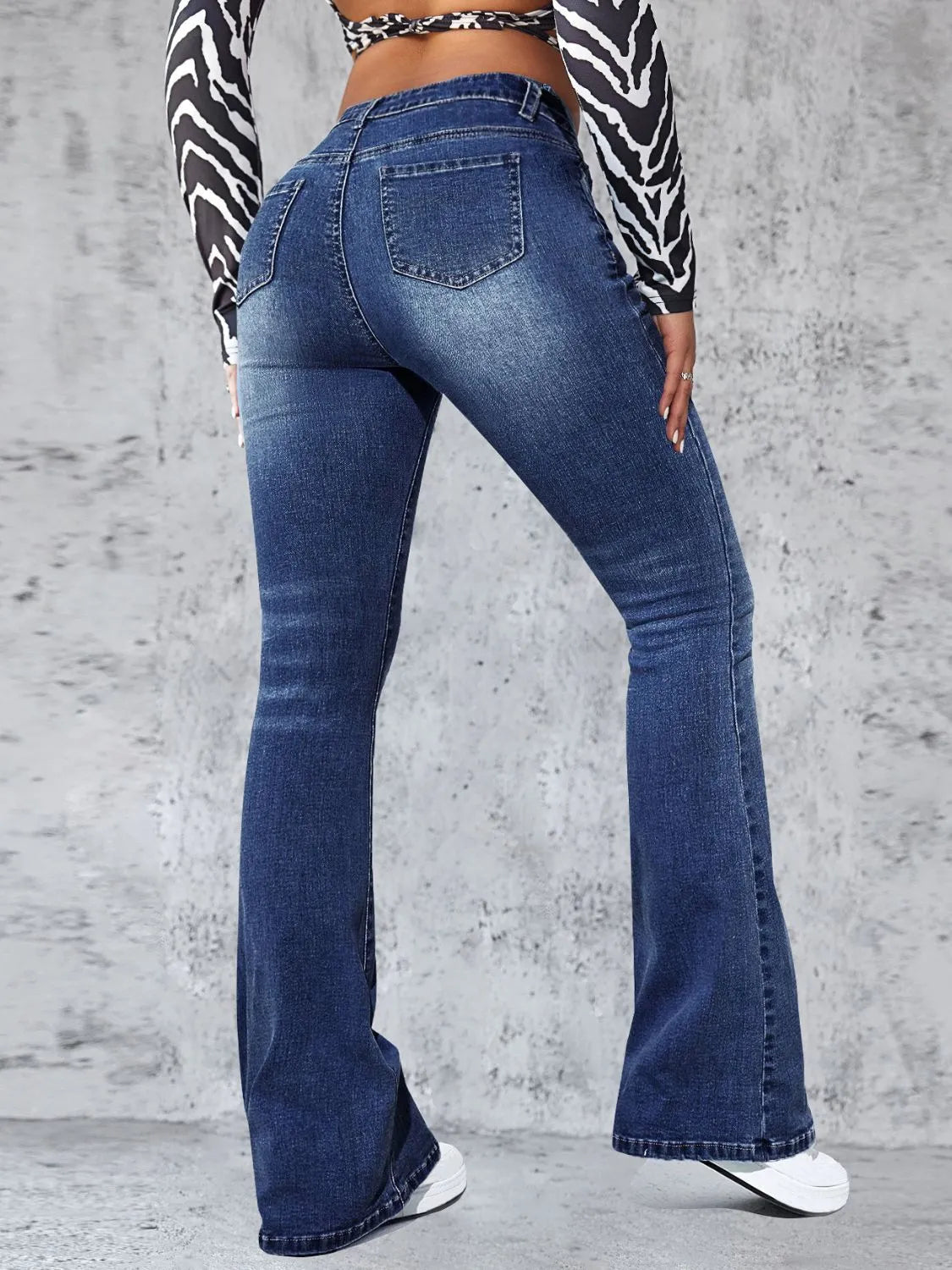 High Rise Jeans with Pockets 