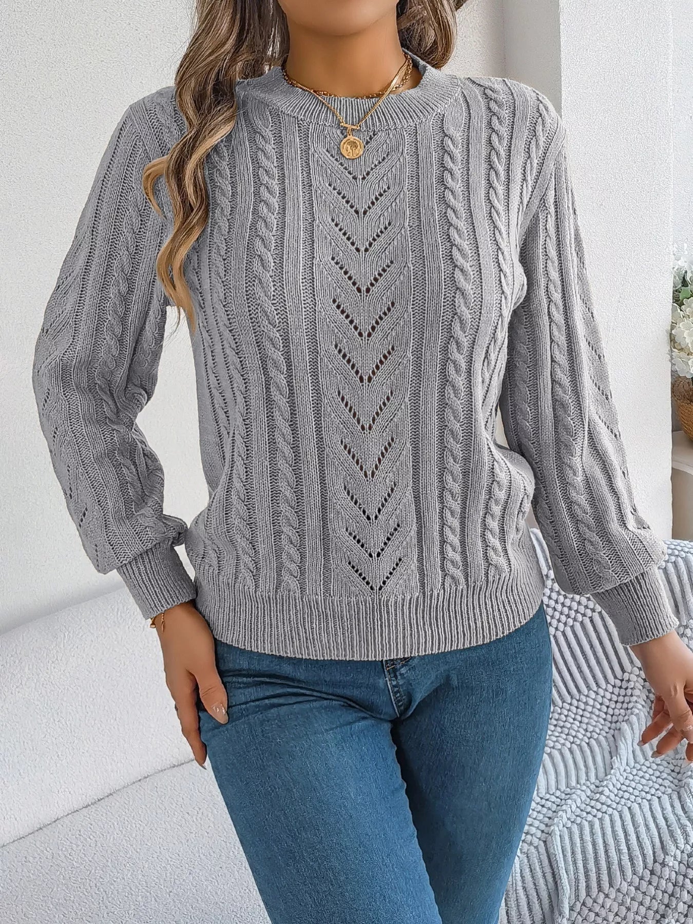 Cable-Knit Round Neck Sweater 