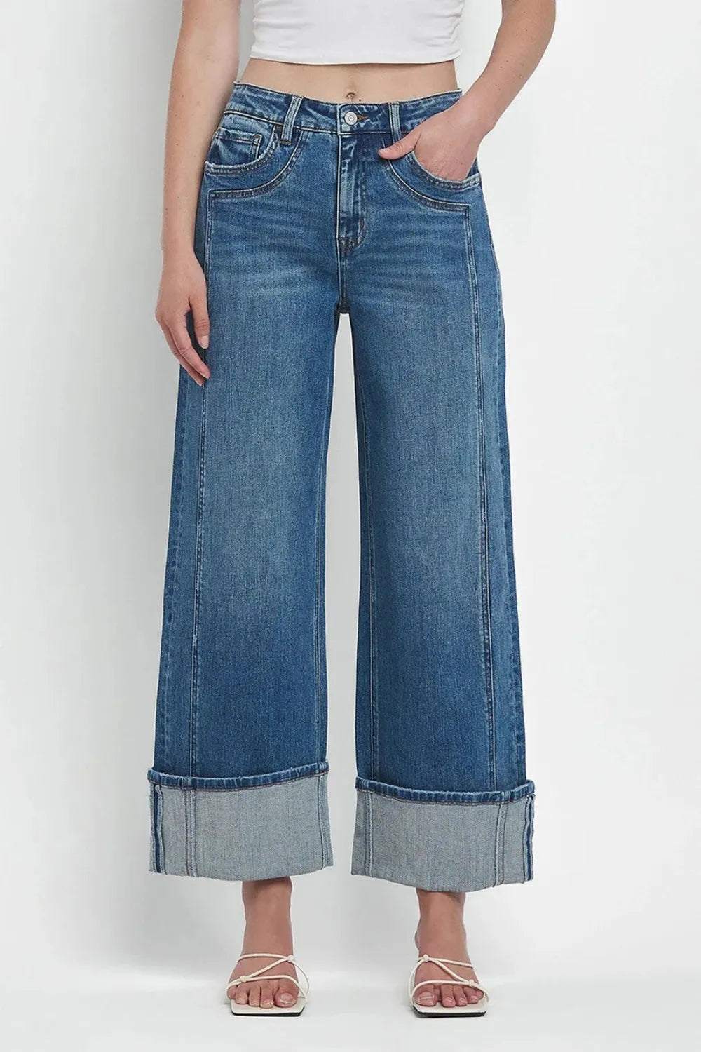 Straight Leg Jeans with Pockets 
