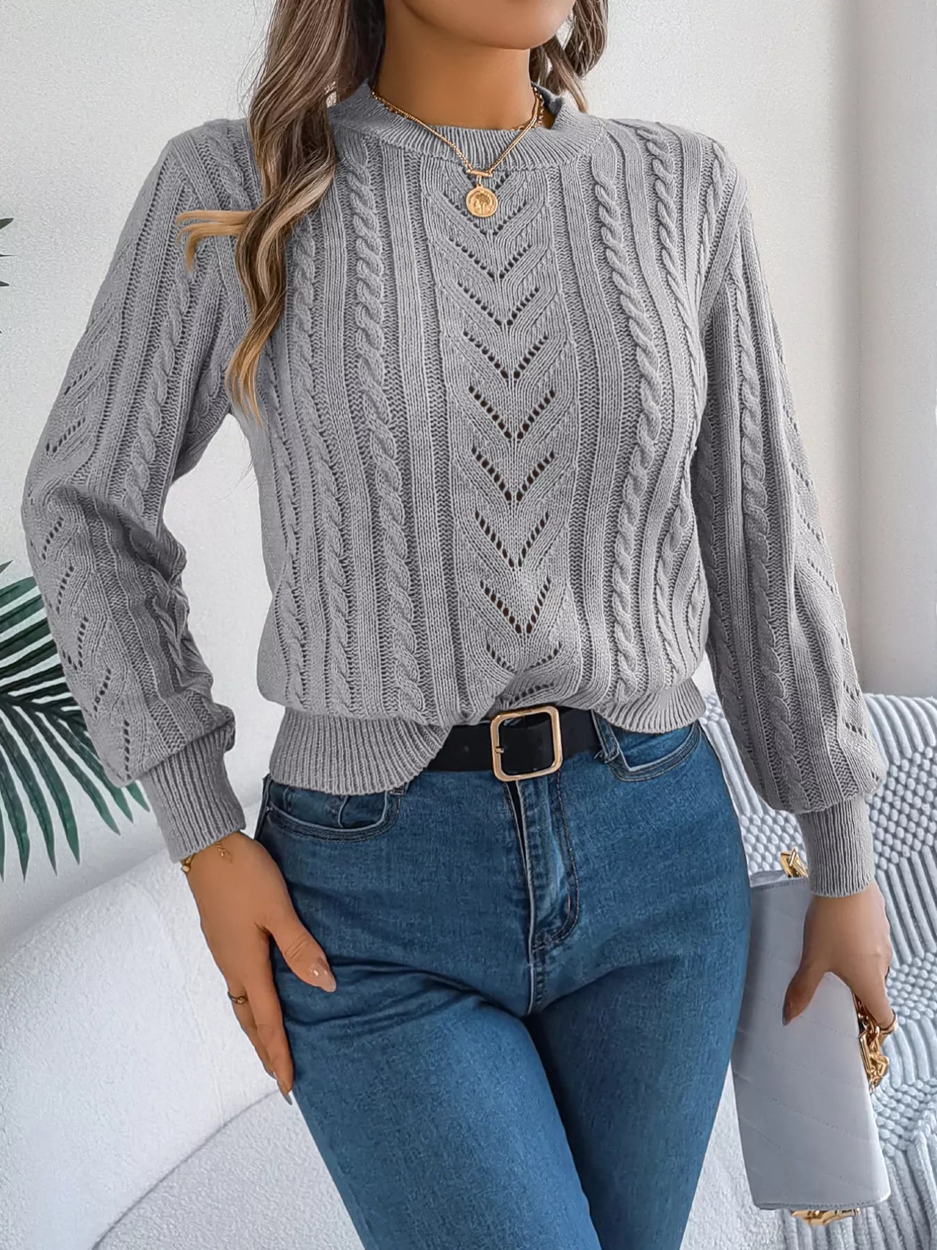 Cable-Knit Round Neck Sweater 