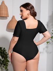 Plus Size Scoop Neck Short Sleeve One-Piece Swimsuit 