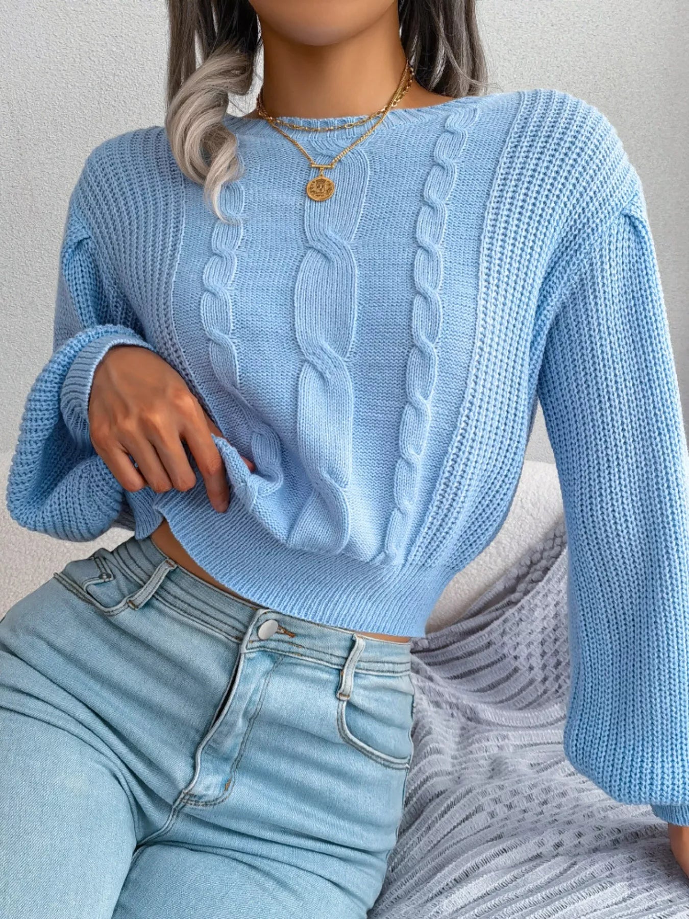 Cable Knit Round Neck Cropped Sweater 