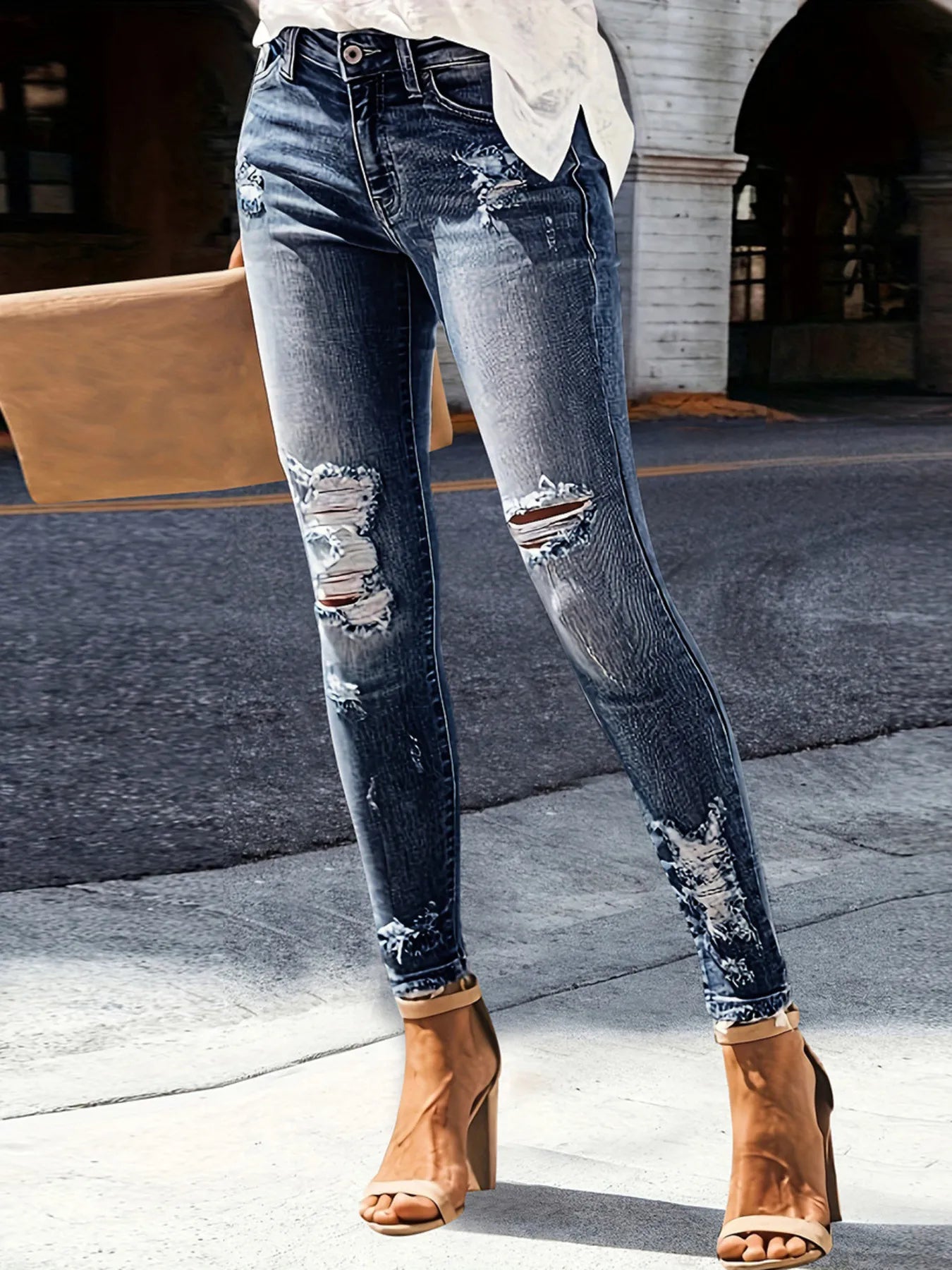 Distressed Skinny Jeans 