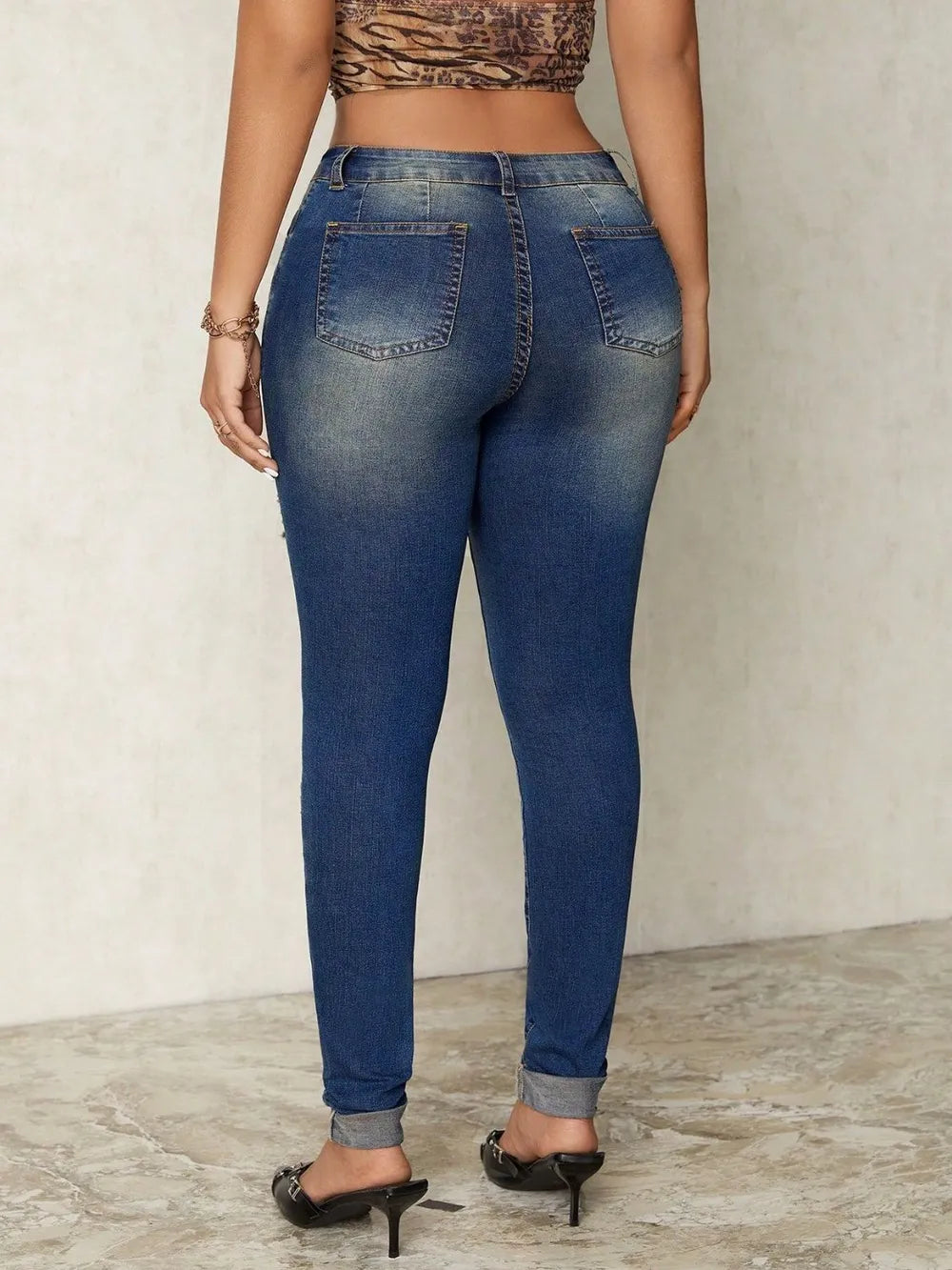 Distressed Skinny Jeans 