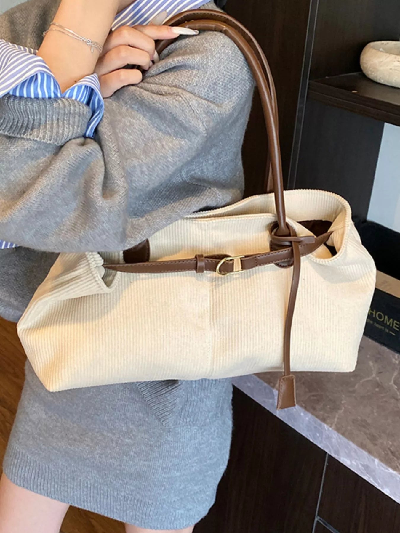 Buckle Decor Shoulder Bag 