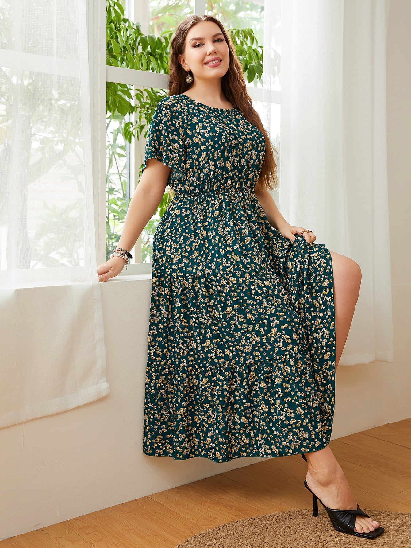 Honey Plus Size Floral Round Neck Short Sleeve Midi Dress 